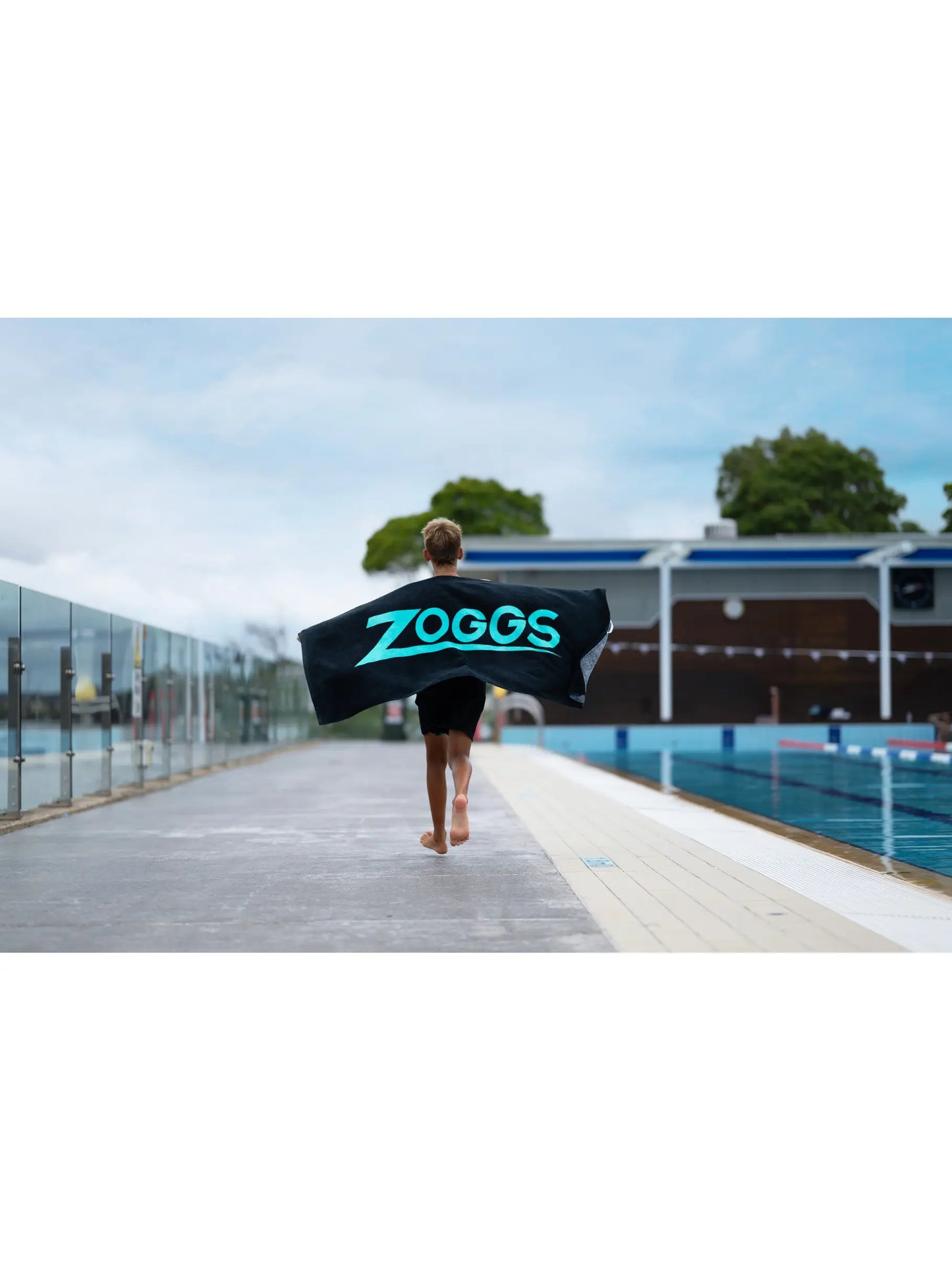 Zoggs Unisex Adult Swimming Pool Towel - Black