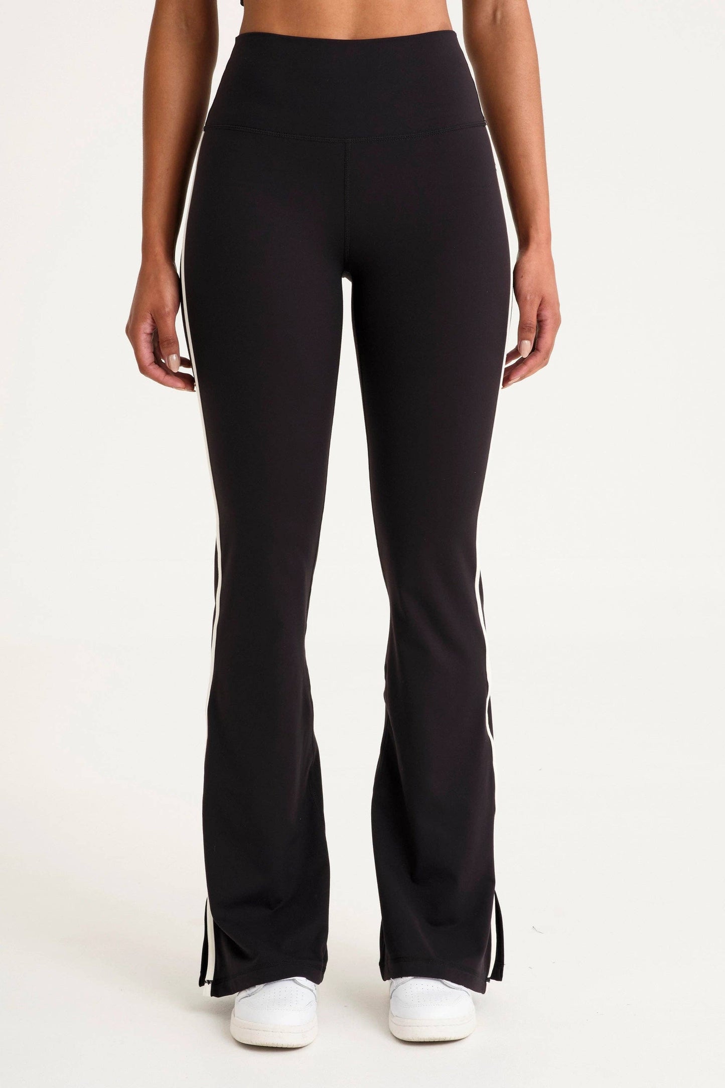 ALLFENIX CloudCore Contrast Flared Legging