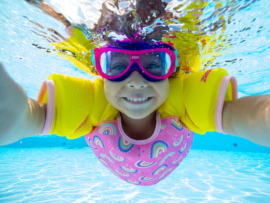 Zoggs Super Star Water Wings Vest - Rainbow