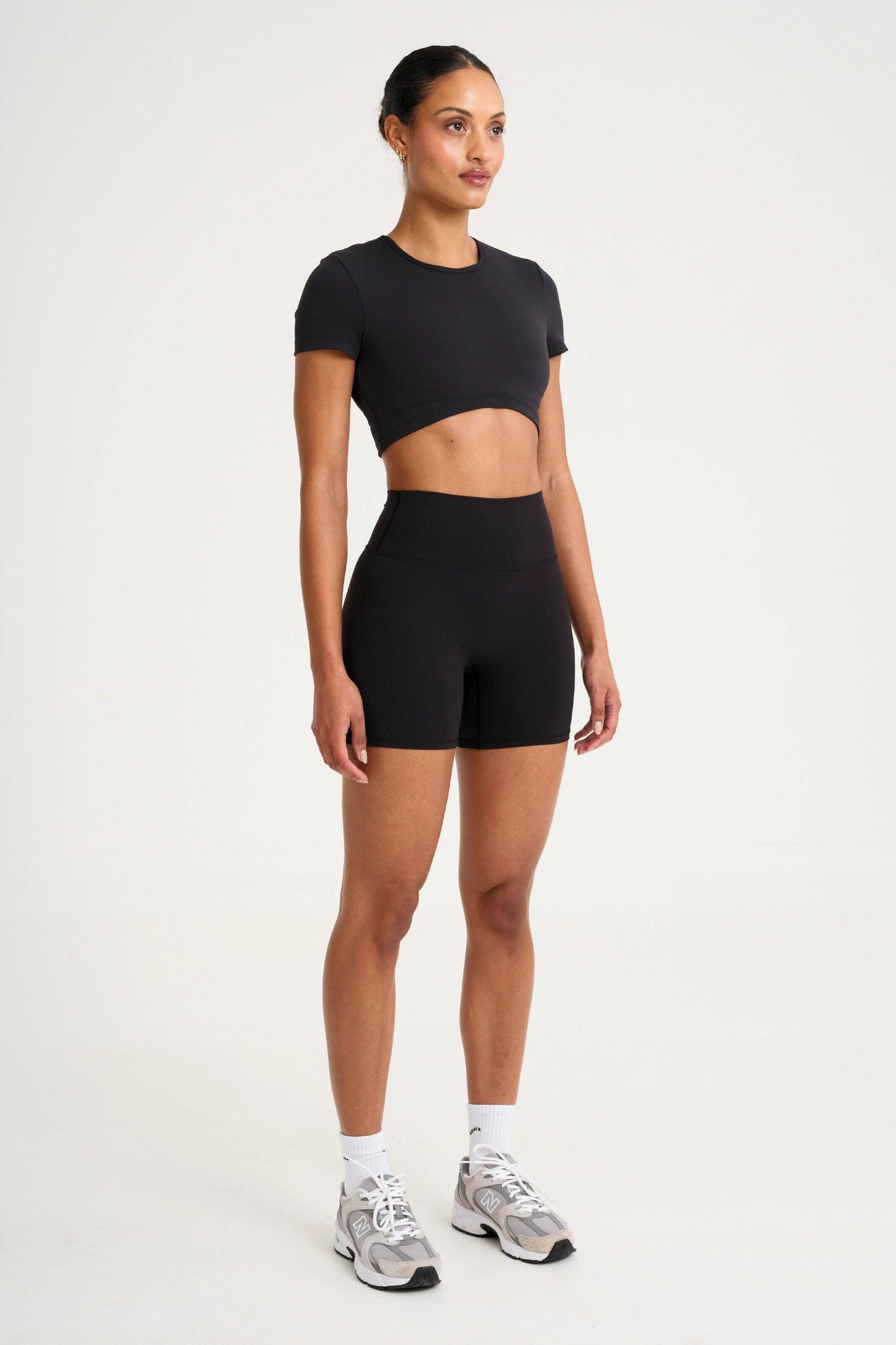 ALLFENIX CloudCore Cropped Built-In Bra Tee - Black