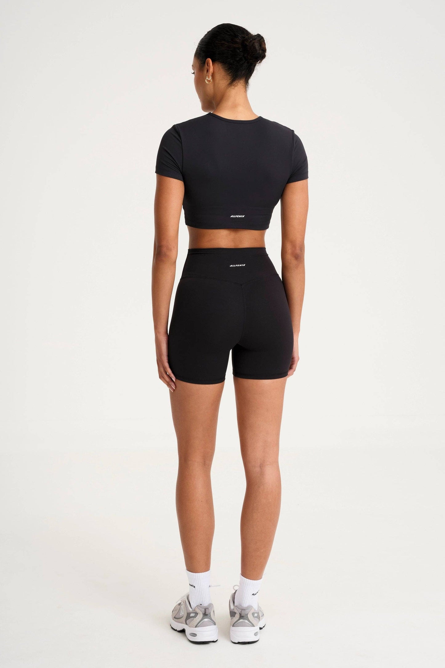 ALLFENIX CloudCore Cropped Built-In Bra Tee - Black