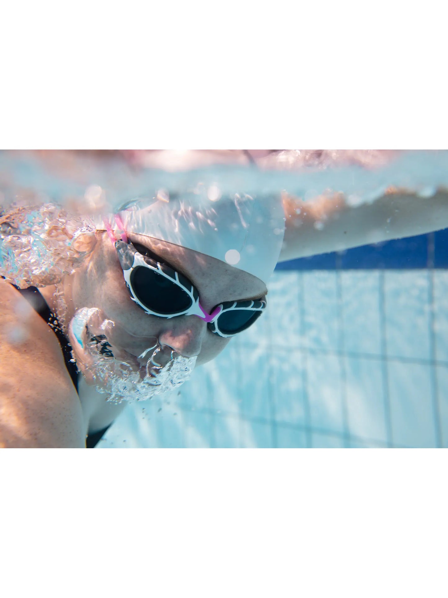 Zoggs Predator Goggles - Pink/White Smoke Tint Lens (Smaller Profile Fit)